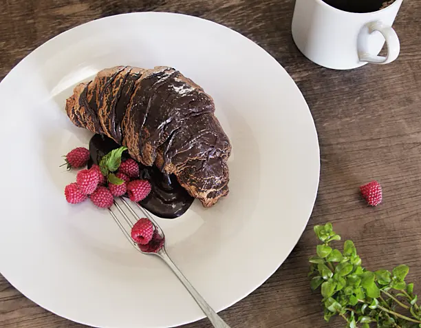 Сroissant, chocolate and raspberry