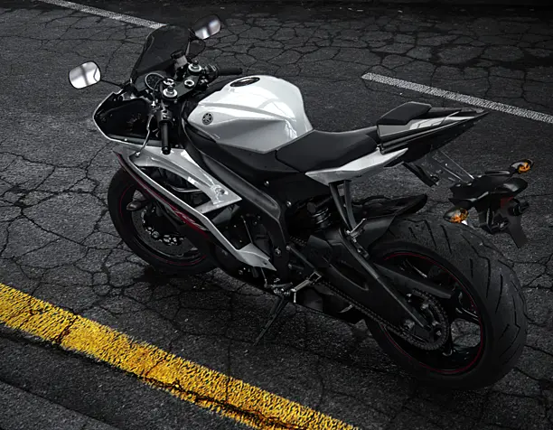 Yamaha R6