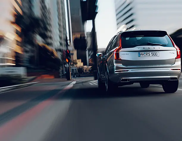 Volvo XC90 Streets