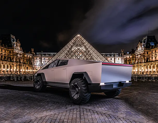 Cyber Track Louvre Museum