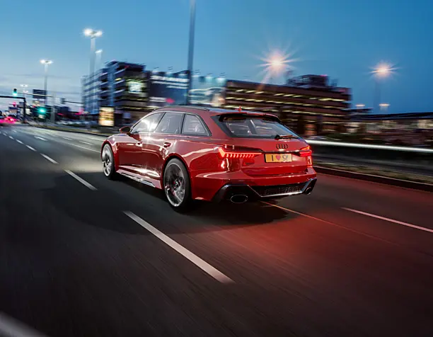 AUDI RS6 RED