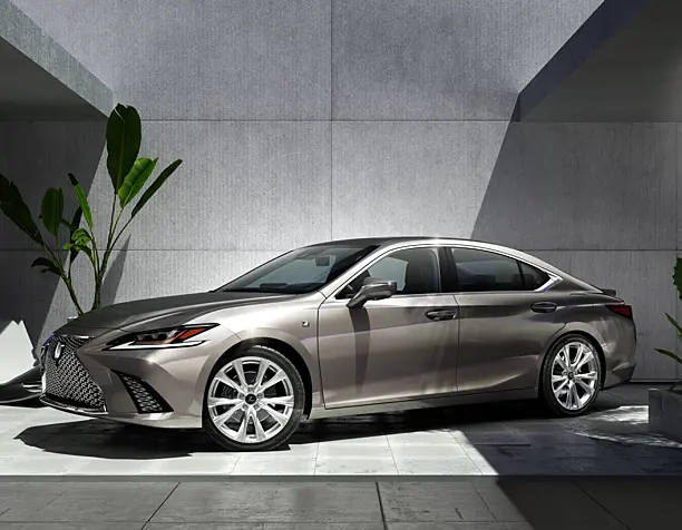 Lexus ES F sport 2019