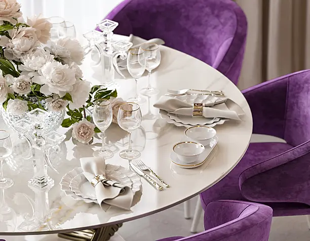 Clouse up | Neoclassical Interior