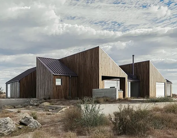 Octothorpe House / Mork-Ulnes Architects (сделано по референсу)