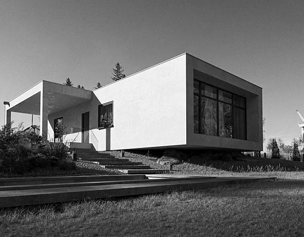 -BOXHOUSE-