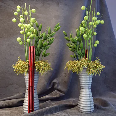 Vase_with_flowers