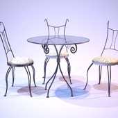 Кованные стол и стулья