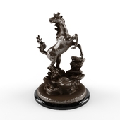Статуетка бронзового коня