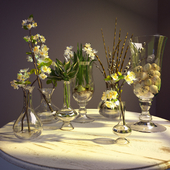 Семь ваз с цветами