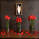 Розы в вазах на классическом комоде+декор Palecek