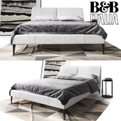 Bed B & B Italia Selene with pillows