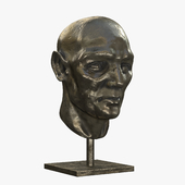 Скульптура - мужская голова