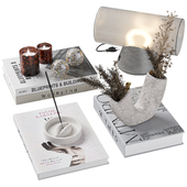 Decorative set with table lamp