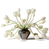 Белые тюльпаны в чёрной вазе