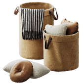 Baskets with pillows set